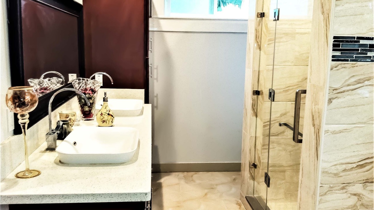 Photo of Bathroom in Waimanalo