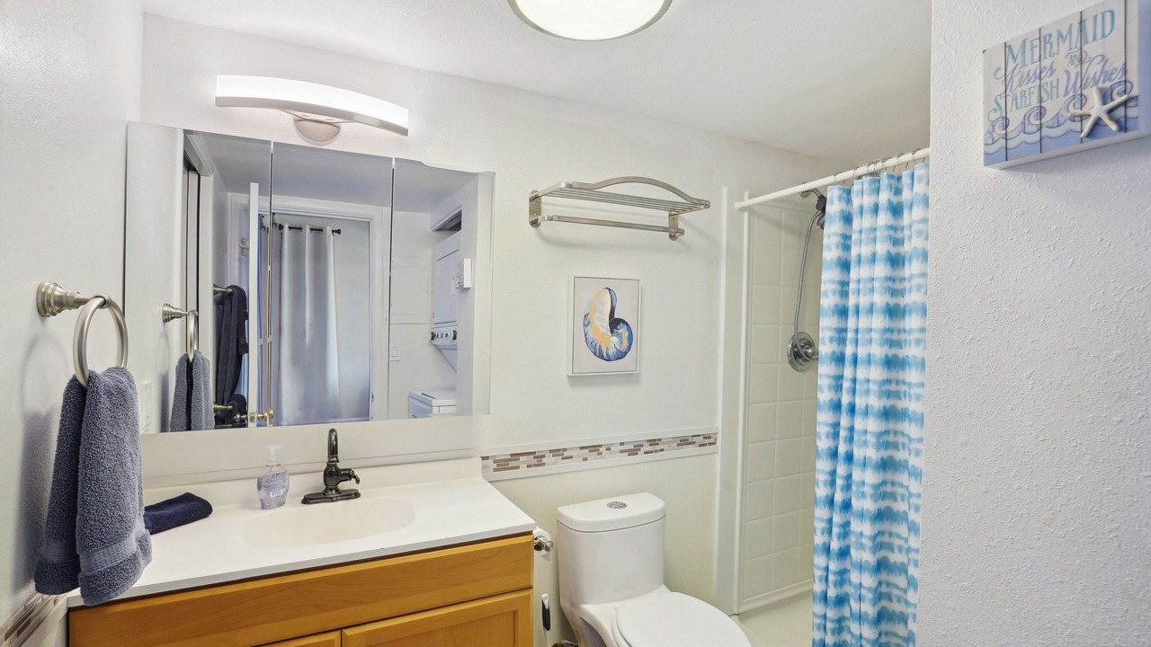Photo of Bathroom in Historic Kailua Village