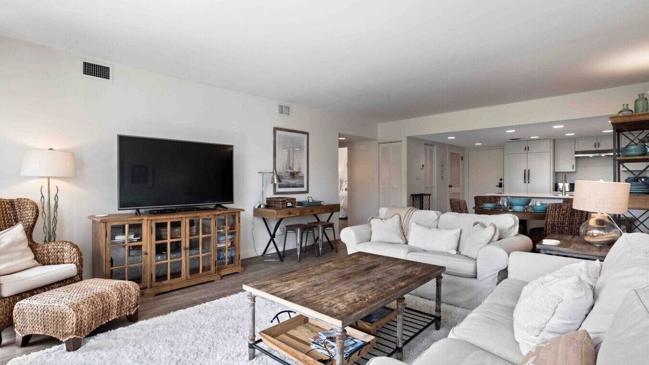 Photo of Livingroom in Harbour Town