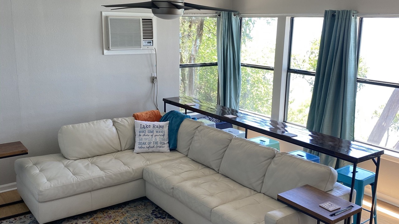 Photo of Livingroom in Burnet