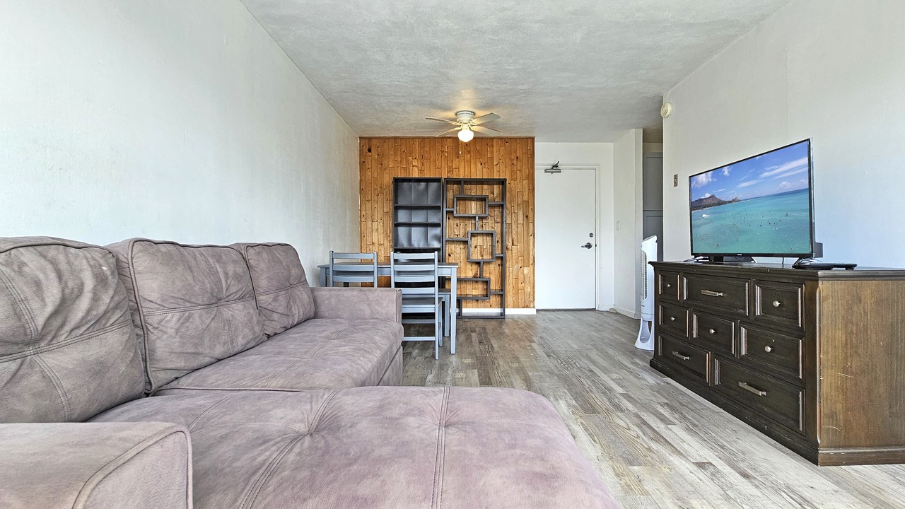 Photo of Livingroom in McCully - Moiliili