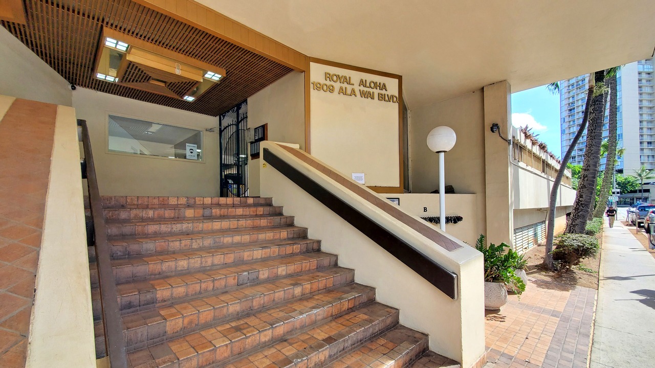 Photo of Outdoor in McCully - Moiliili
