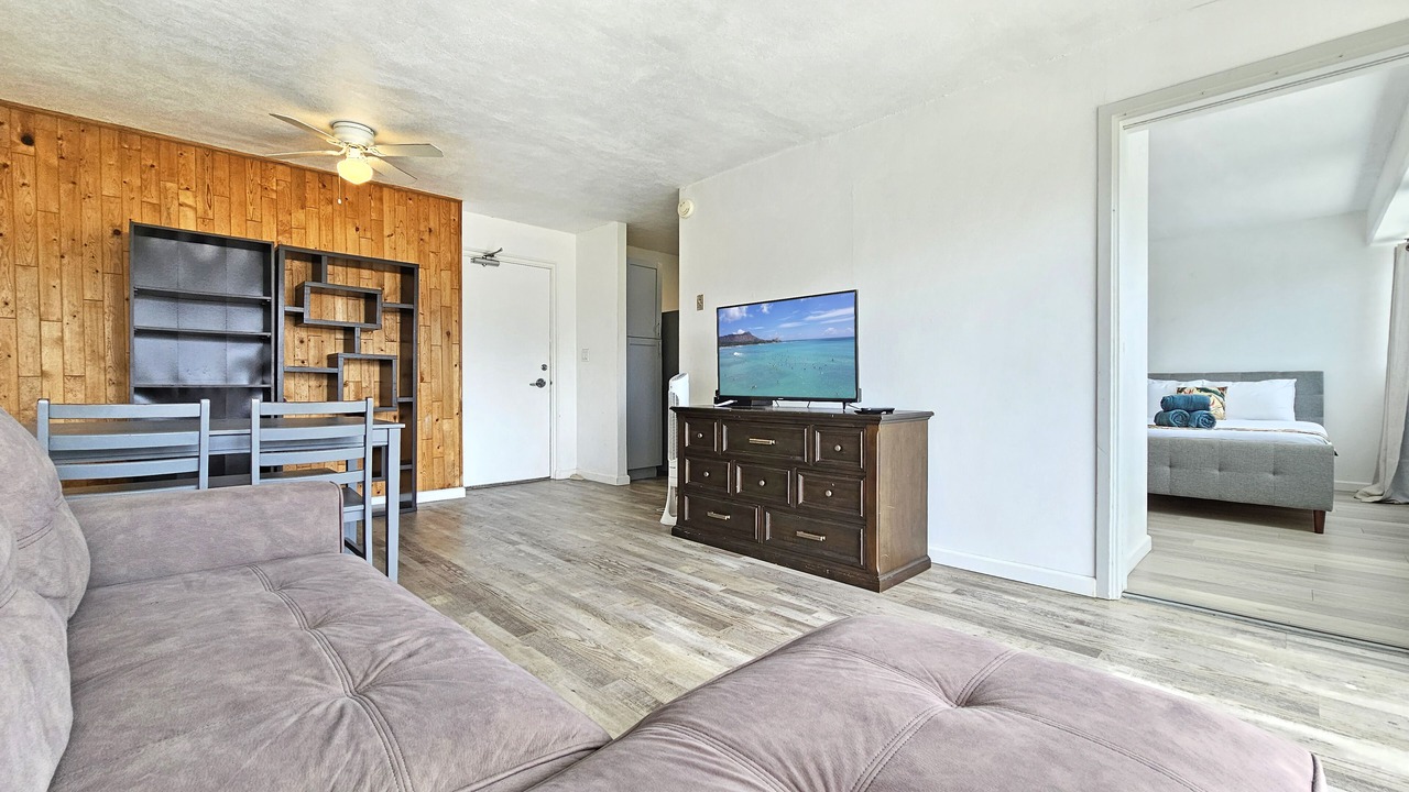 Photo of Livingroom in McCully - Moiliili