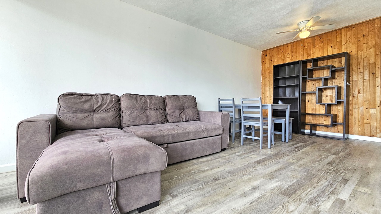 Photo of Livingroom in McCully - Moiliili