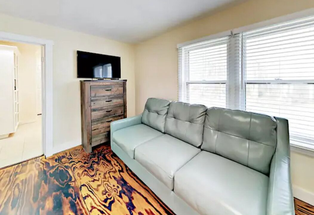 Photo of Livingroom in Barnardsville