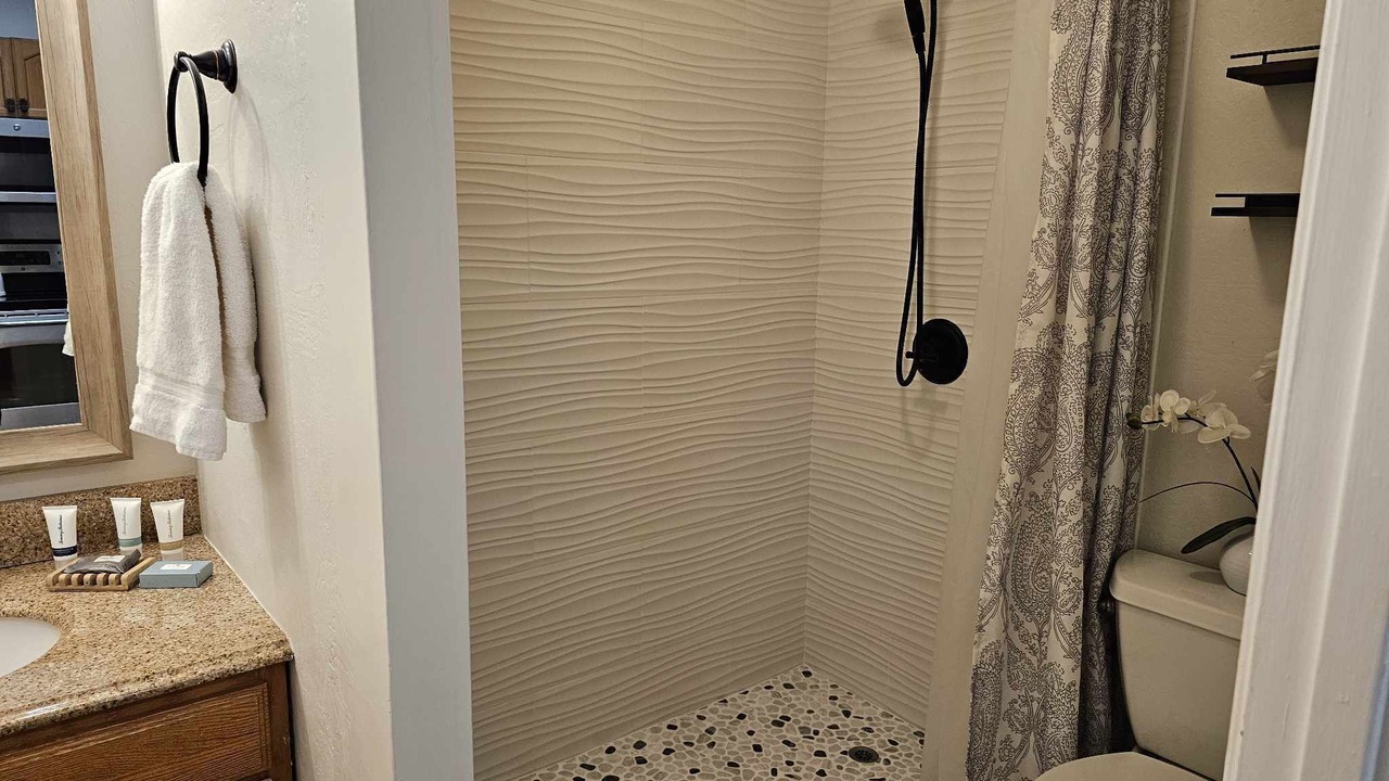 Photo of Bathroom in Kahana