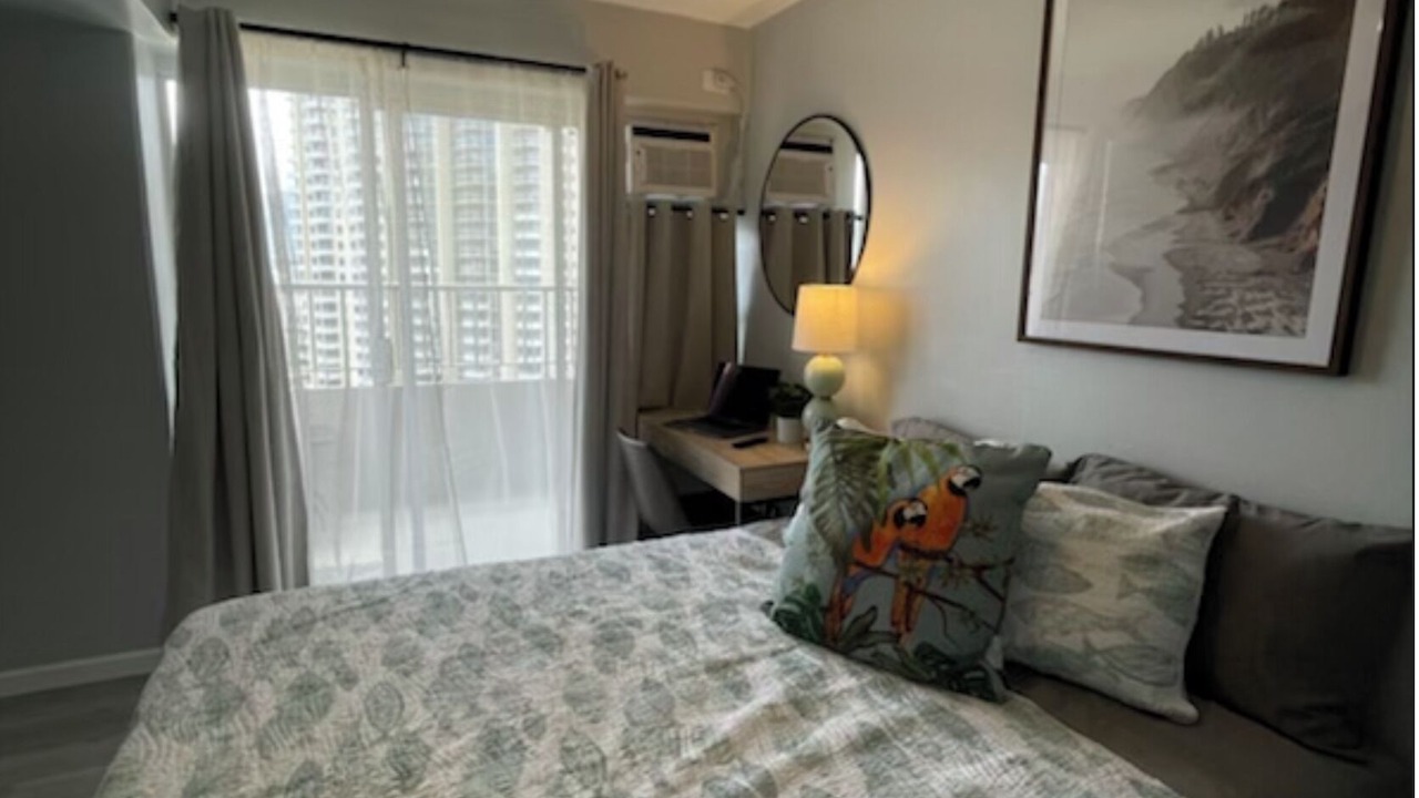 Photo of Bedroom in Waikiki