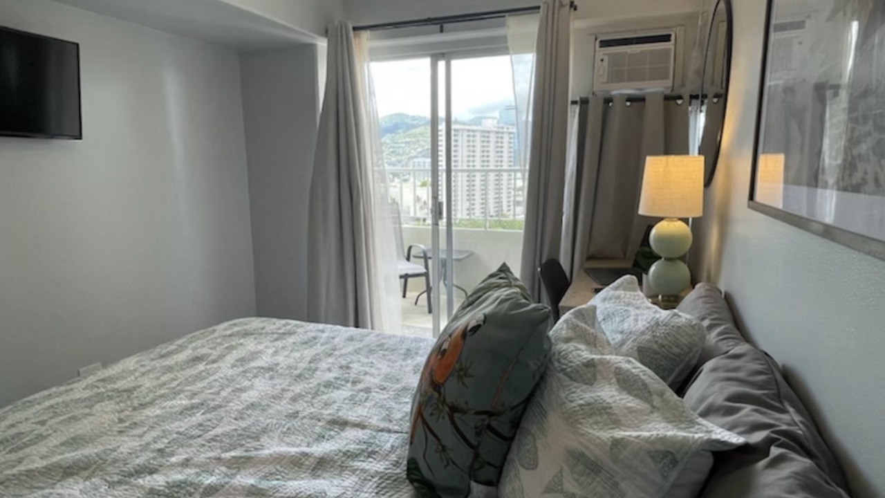 Photo of Bedroom in Waikiki