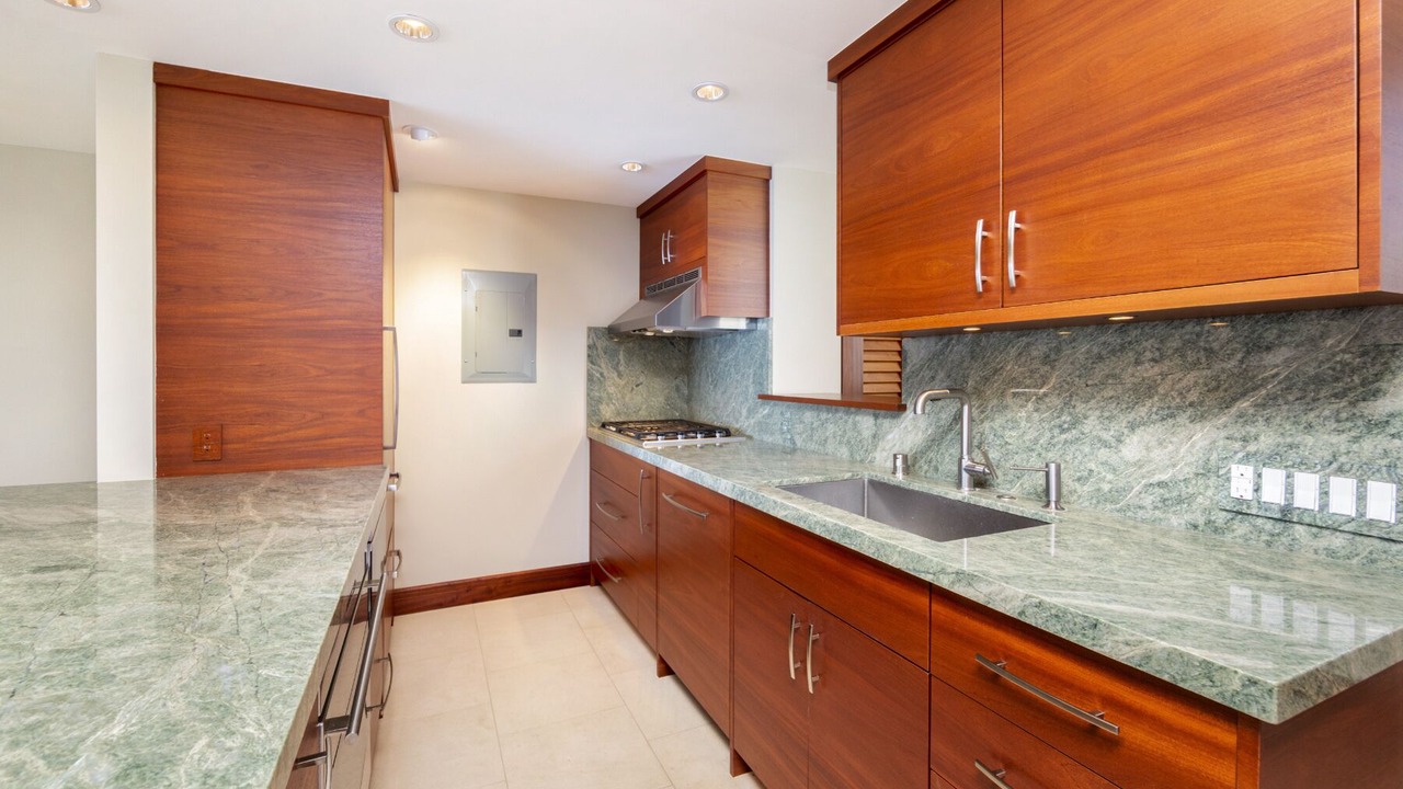 Photo of Kitchen in Diamond Head - Kapahulu - St. Louis