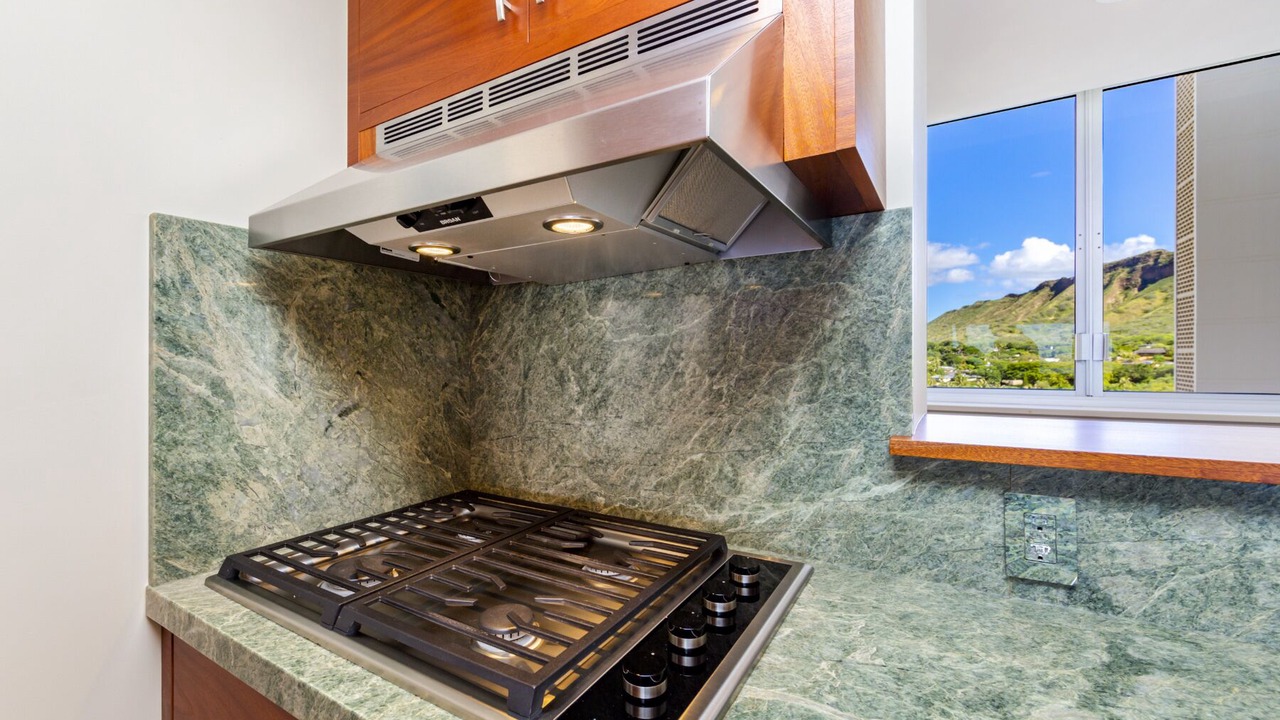 Photo of Kitchen in Diamond Head - Kapahulu - St. Louis