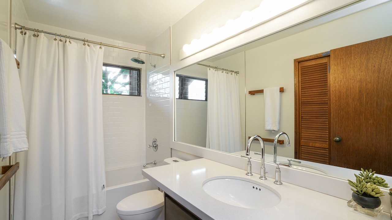 Photo of Bathroom in Mokuleia
