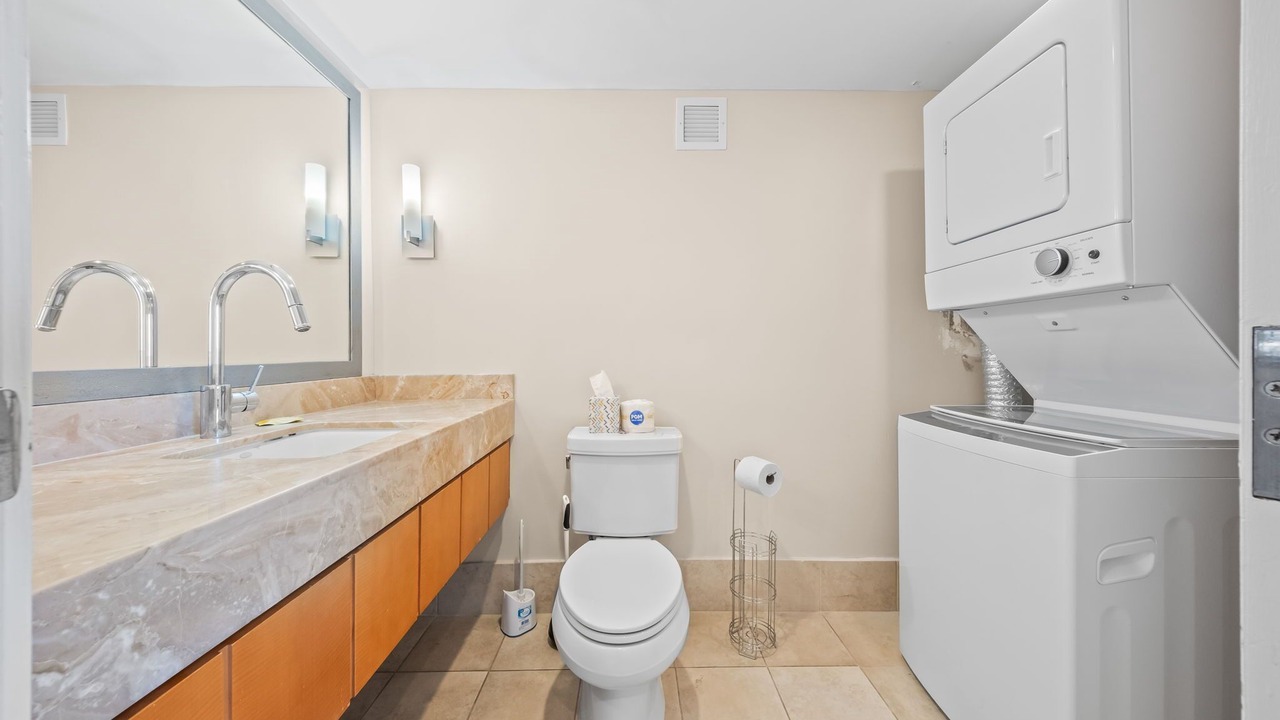 Photo of Bathroom in Ala Moana