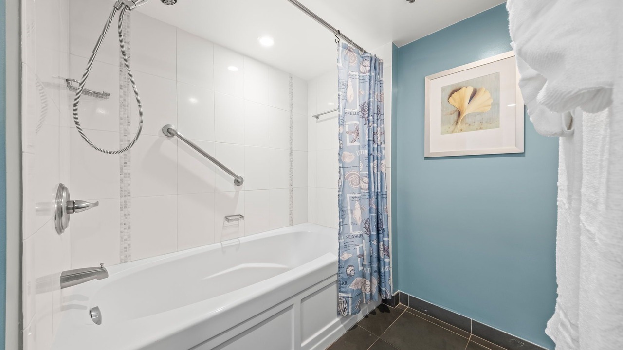 Photo of Bathroom in Ala Moana