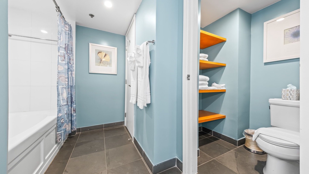 Photo of Bathroom in Ala Moana