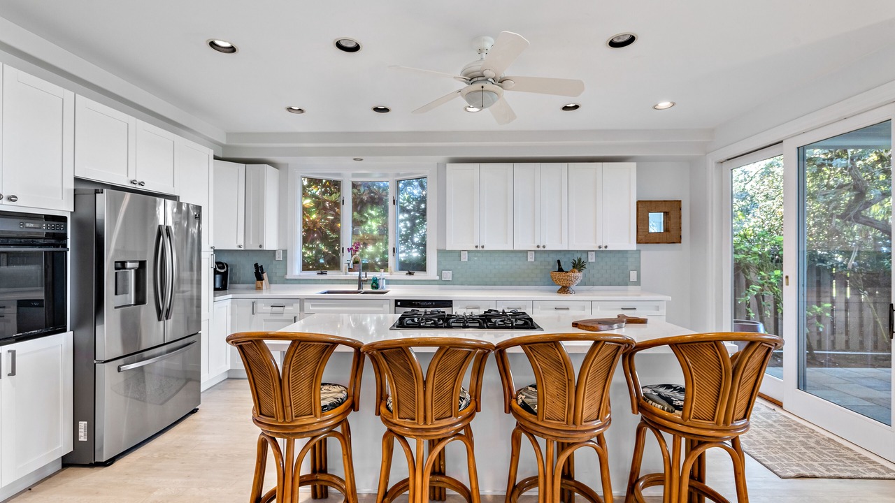 Photo of Kitchen in Mokuleia