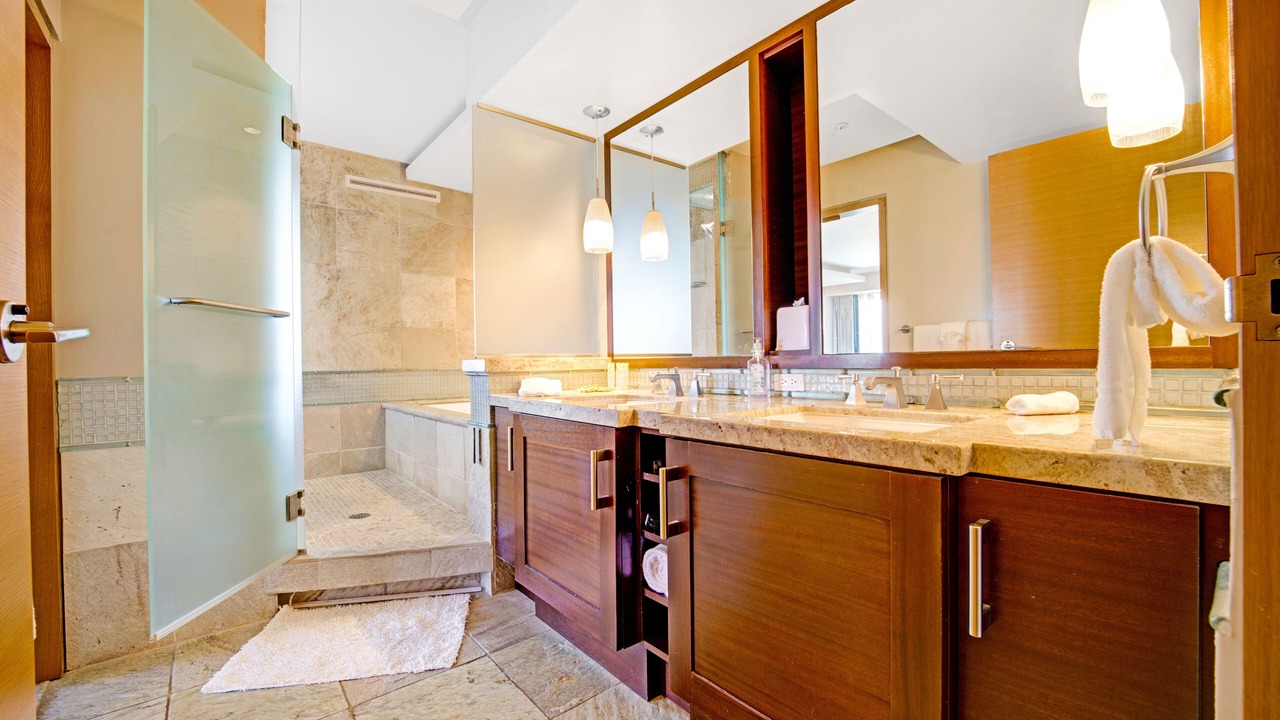 Photo of Bathroom in Ala Moana