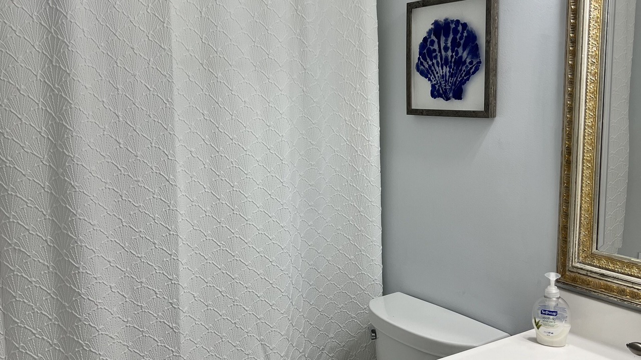 Photo of Bathroom in Garden City