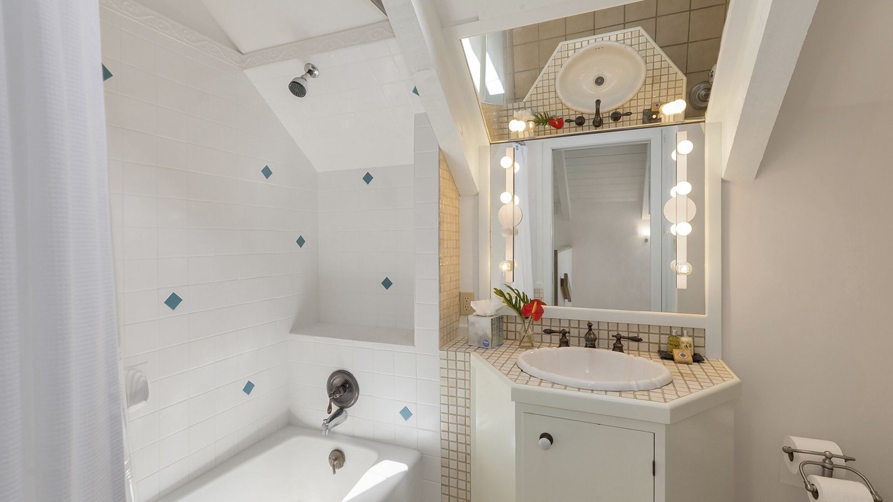 Photo of Bathroom in Portlock