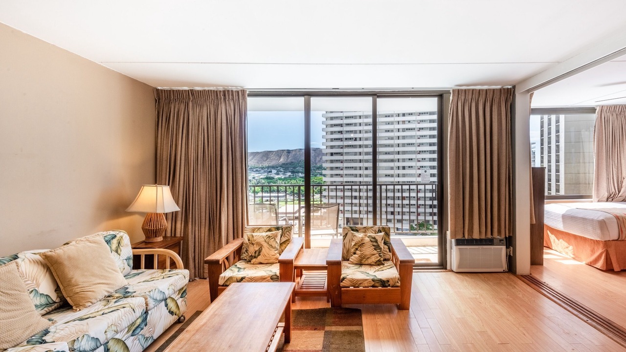 Photo of Livingroom in Diamond Head - Kapahulu - St. Louis