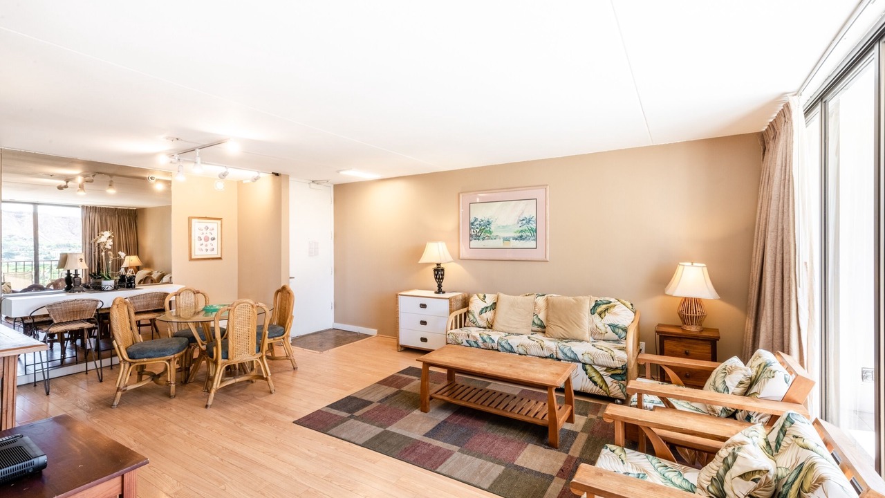 Photo of Livingroom in Diamond Head - Kapahulu - St. Louis