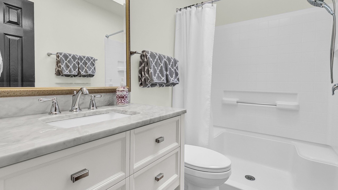 Photo of Bathroom in Riverland Terrace