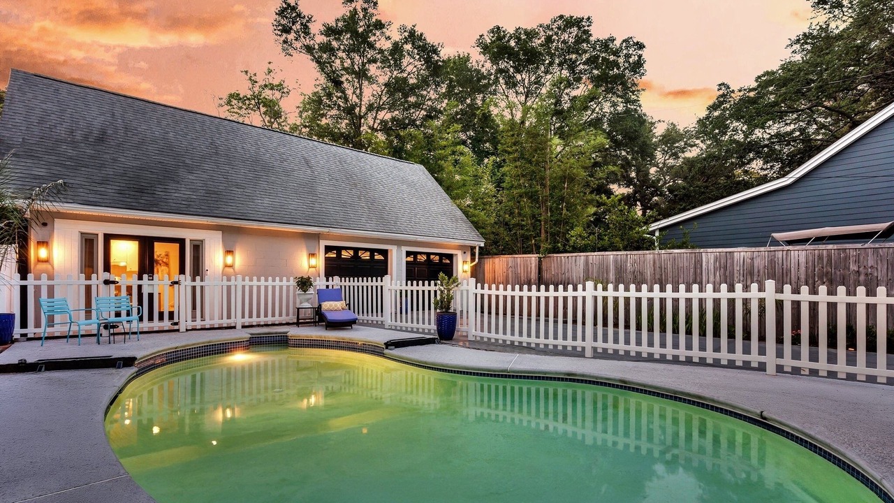 Photo of Outdoor in Riverland Terrace