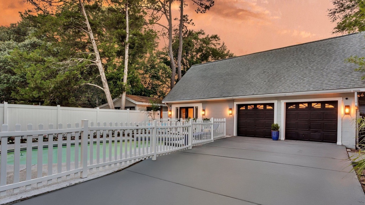 Photo of Outdoor in Riverland Terrace
