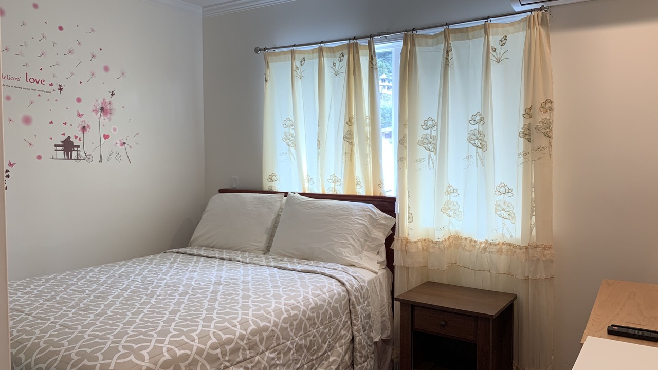 Photo of Bedroom in Kalihi Valley