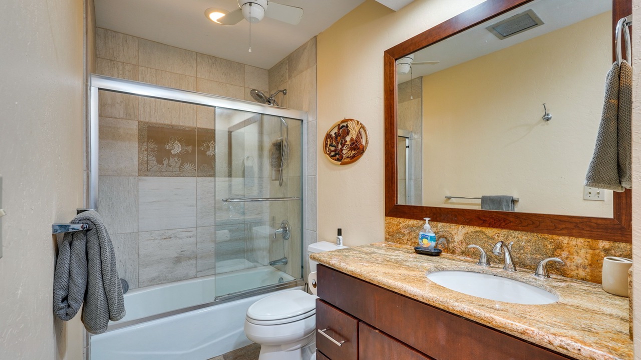 Photo of Bathroom in Keauhou