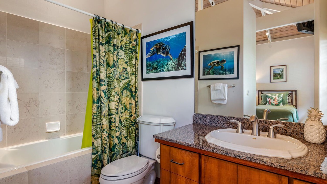 Photo of Bathroom in Kahaluu Bay