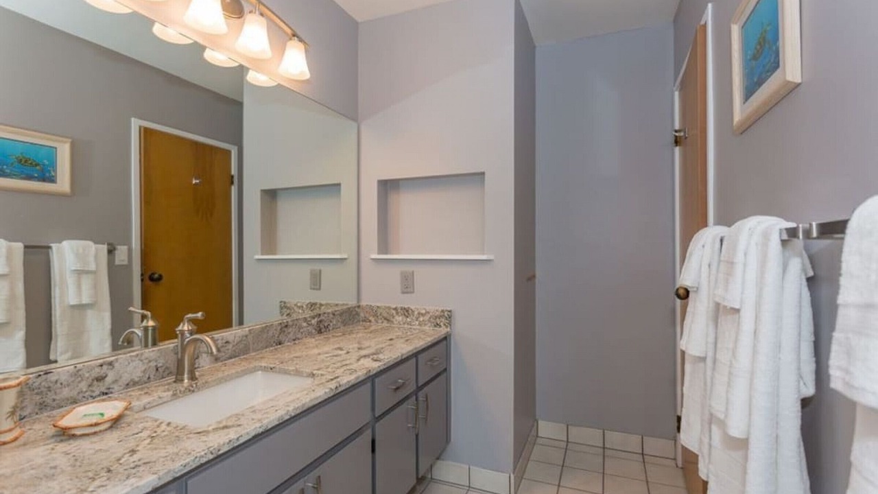 Photo of Bathroom in Keauhou