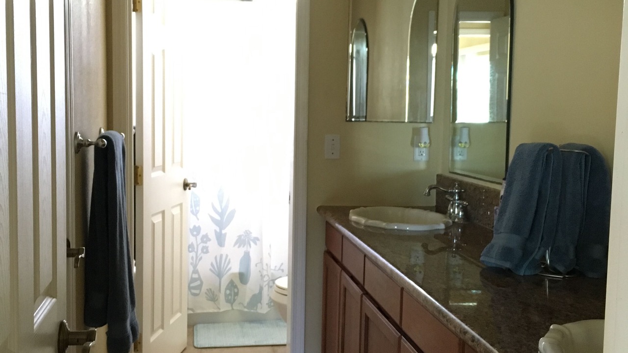 Photo of Bathroom in Kona Palisades