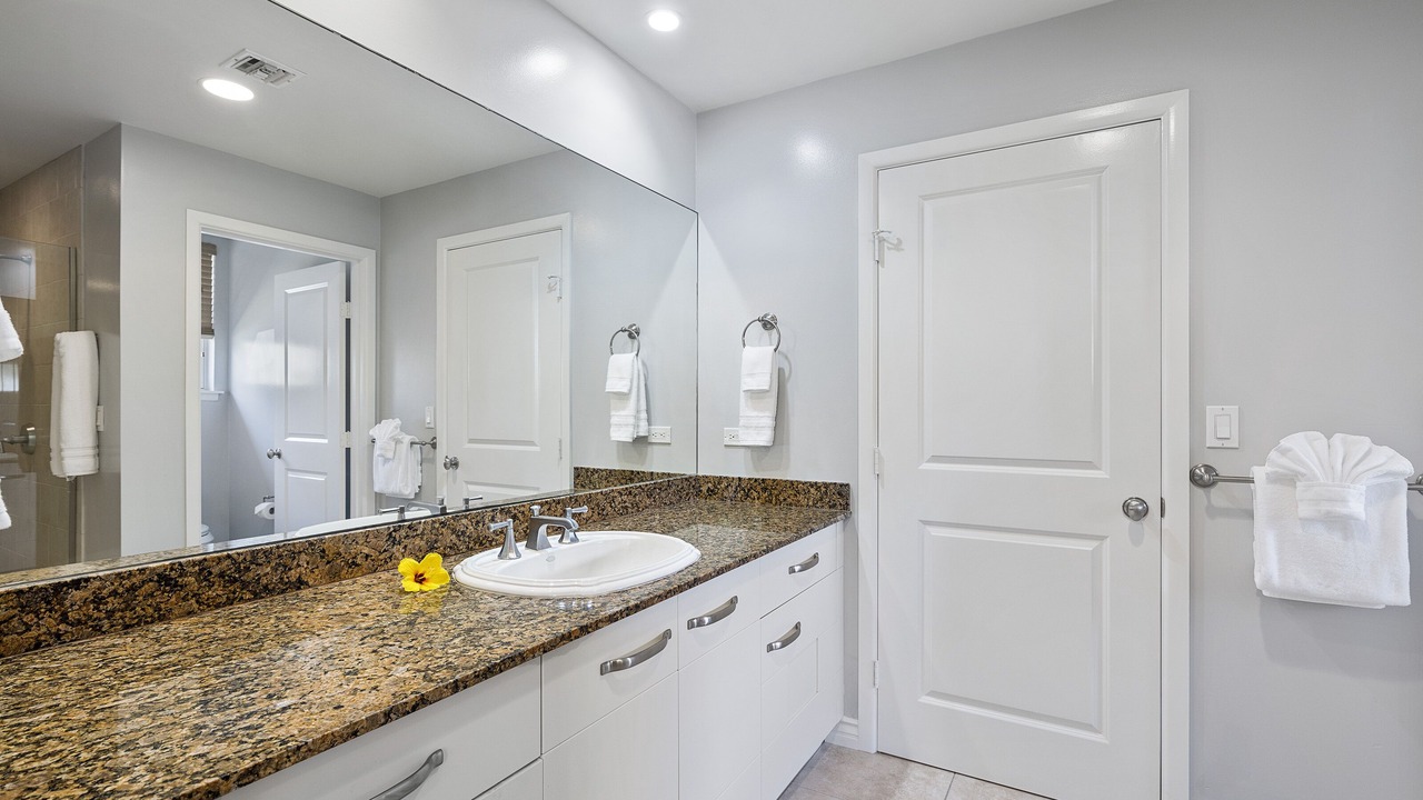 Photo of Bathroom in Kahaluu Bay