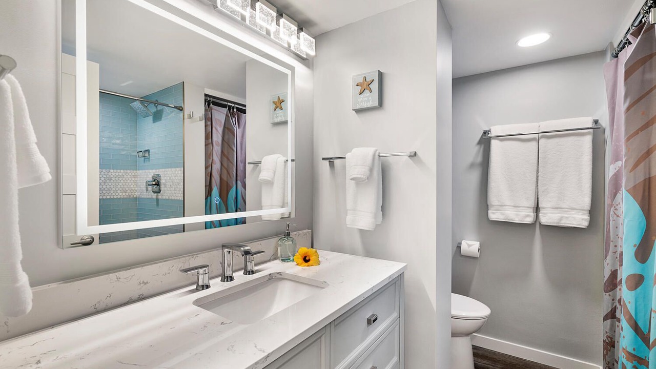 Photo of Bathroom in Kahaluu Bay