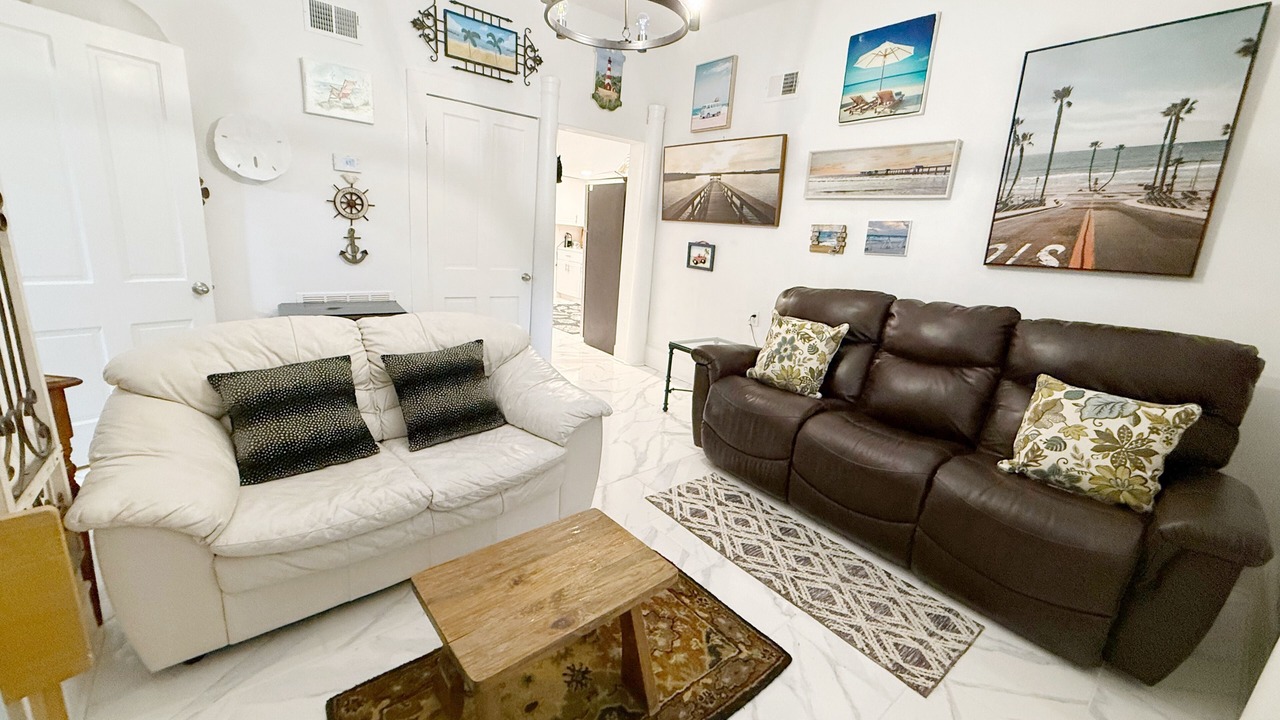 Photo of Livingroom in Colonial Beach