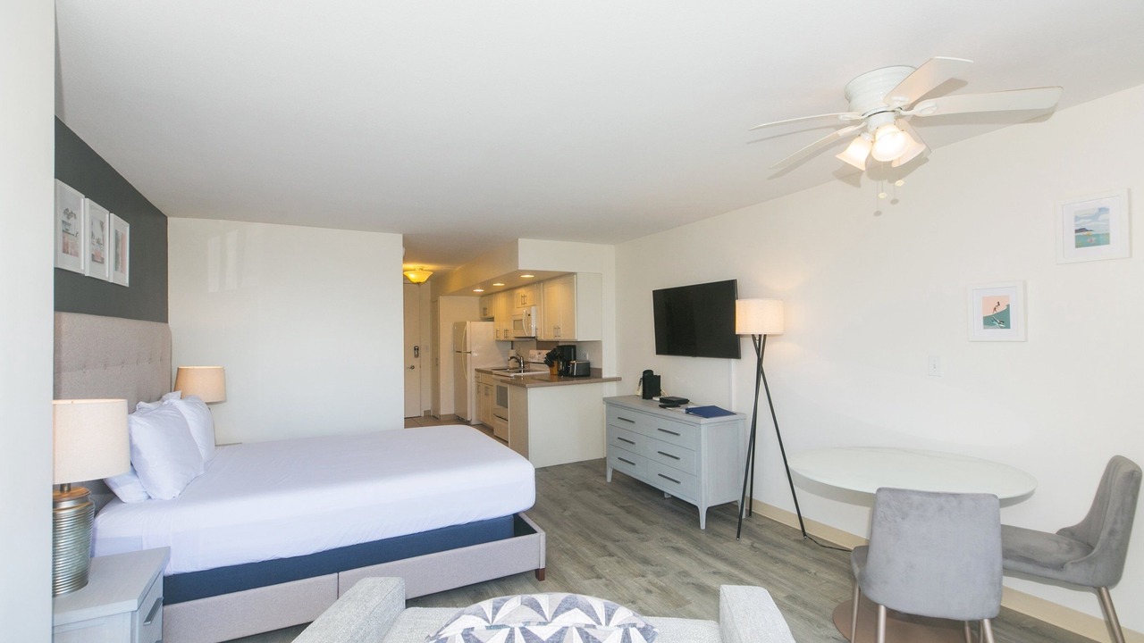 Photo of Bedroom in Waikiki