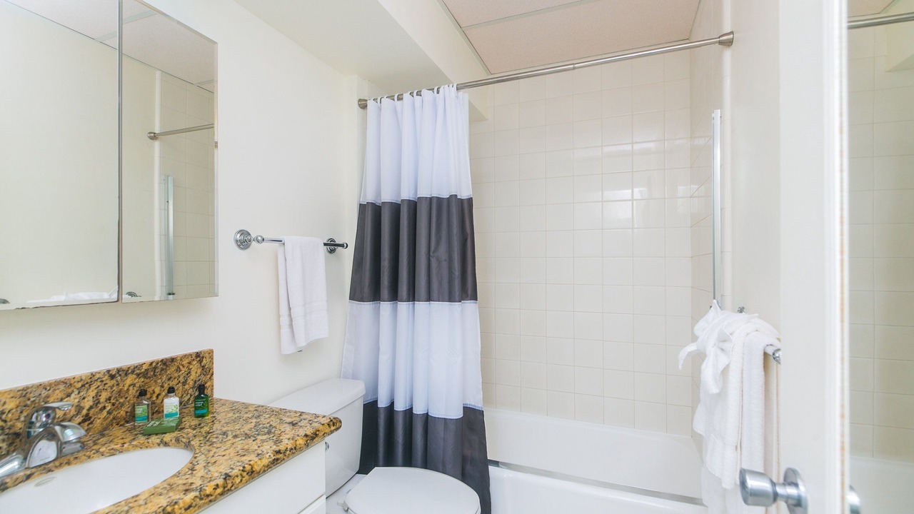 Photo of Bathroom in Waikiki