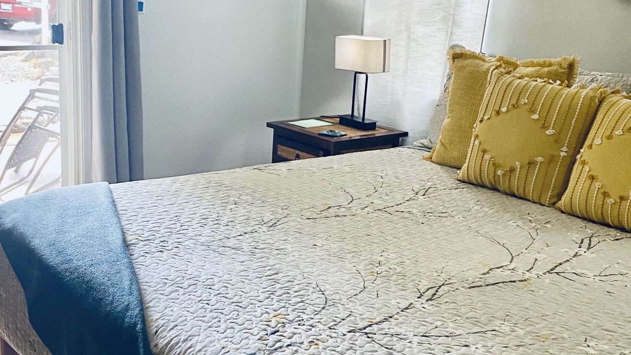 Photo of Bedroom in Kahaluu Bay