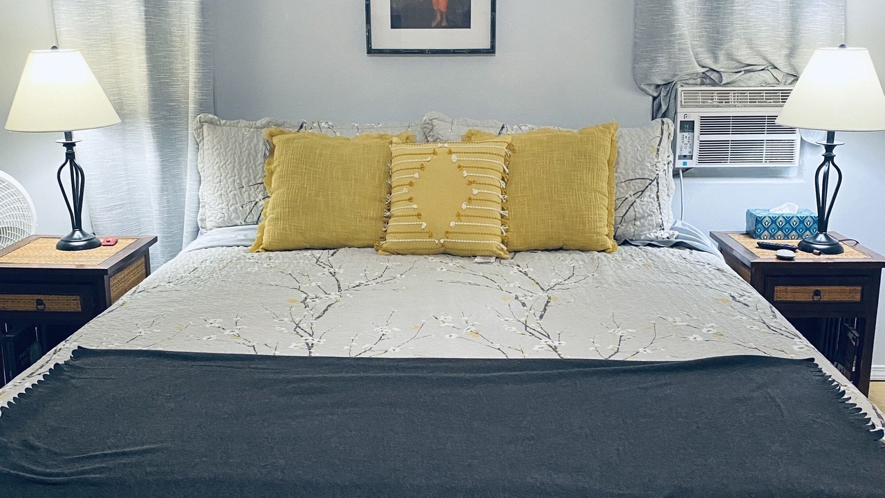 Photo of Bedroom in Kahaluu Bay