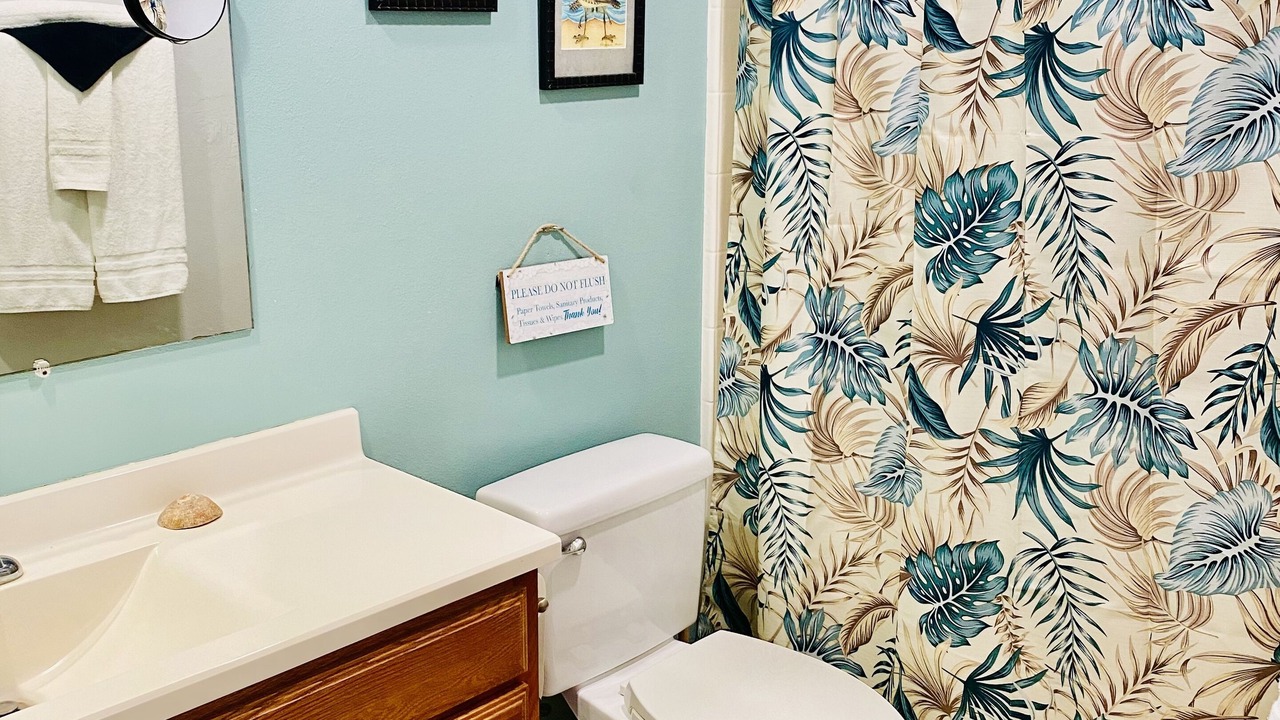 Photo of Bathroom in Kahaluu Bay