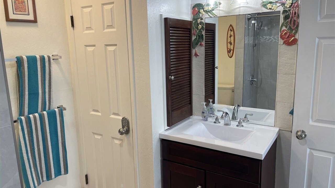 Photo of Bathroom in Punaluu