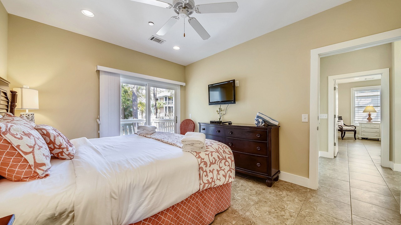 Photo of Bedroom in Melrose on the Beach