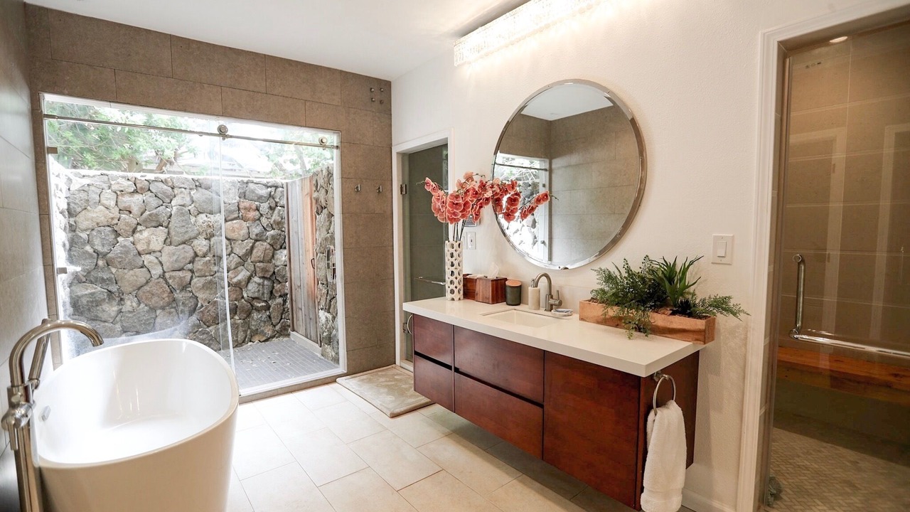 Photo of Bathroom in Makaha