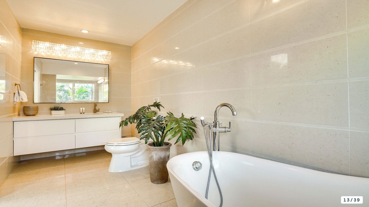 Photo of Bathroom in Makaha