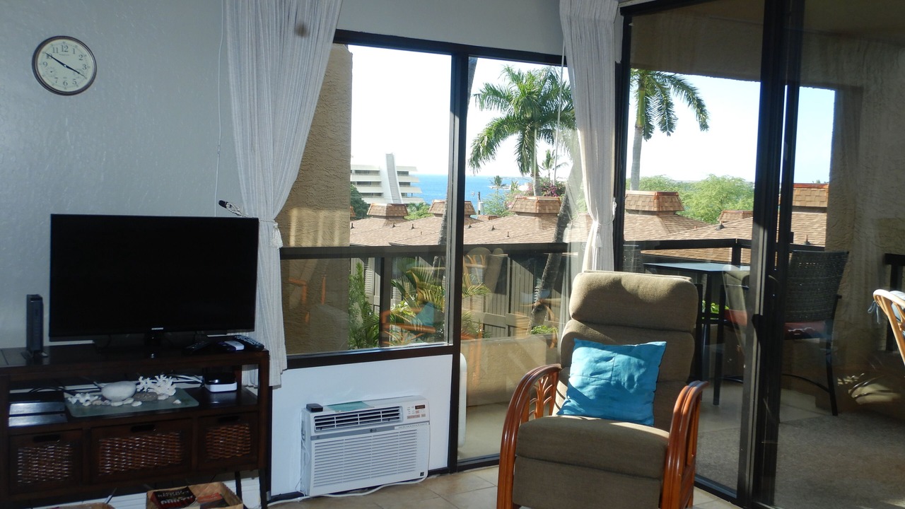 Photo of Livingroom in Historic Kailua Village