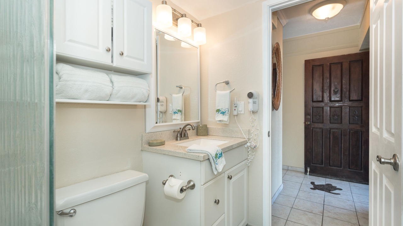 Photo of Bathroom in Historic Kailua Village