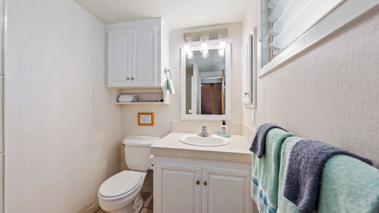 Photo of Bathroom in Wainiha