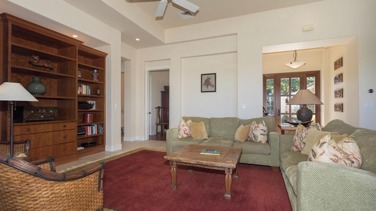 Photo of Livingroom in Kamuela