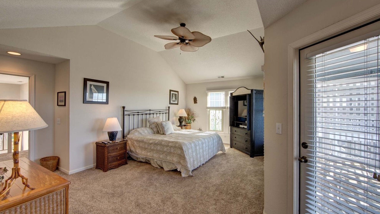 Photo of Bedroom in Manteo