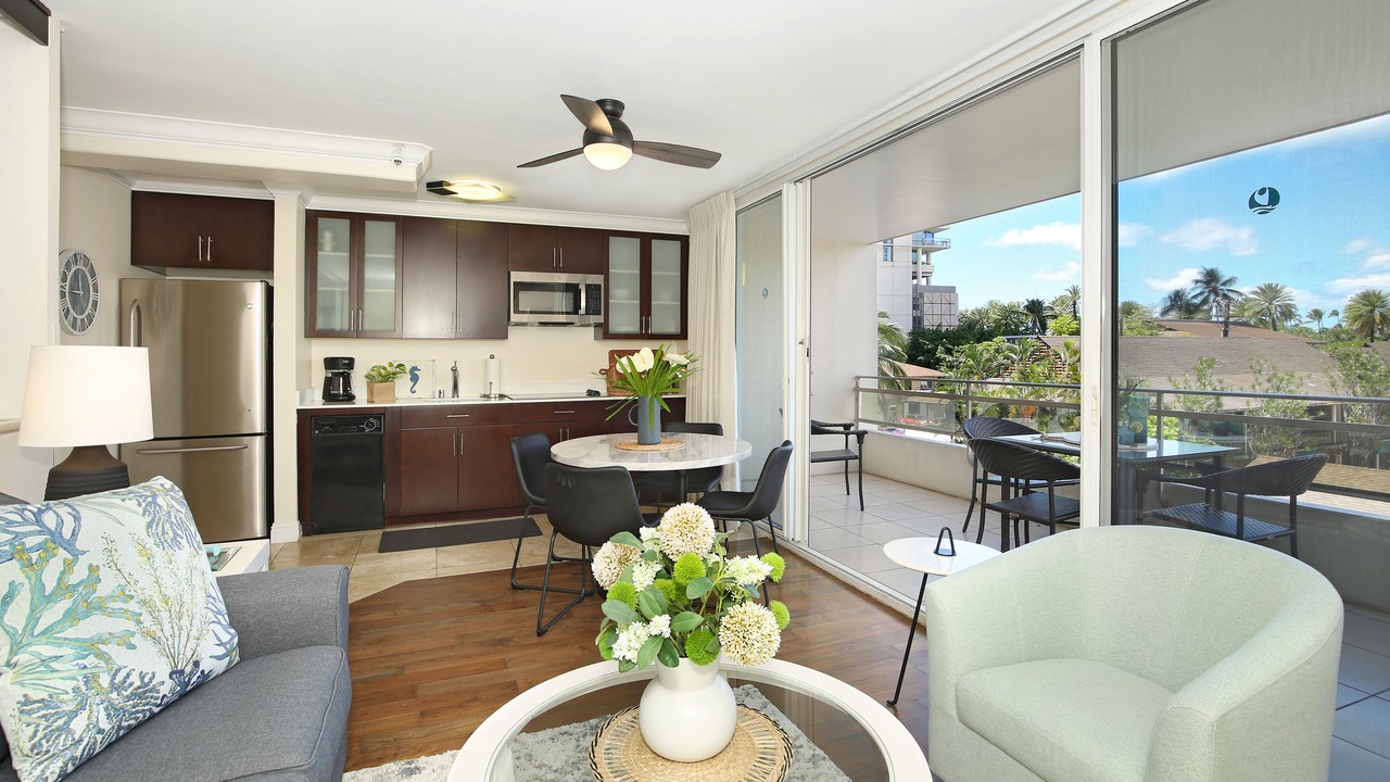 Photo of Livingroom in Waikiki